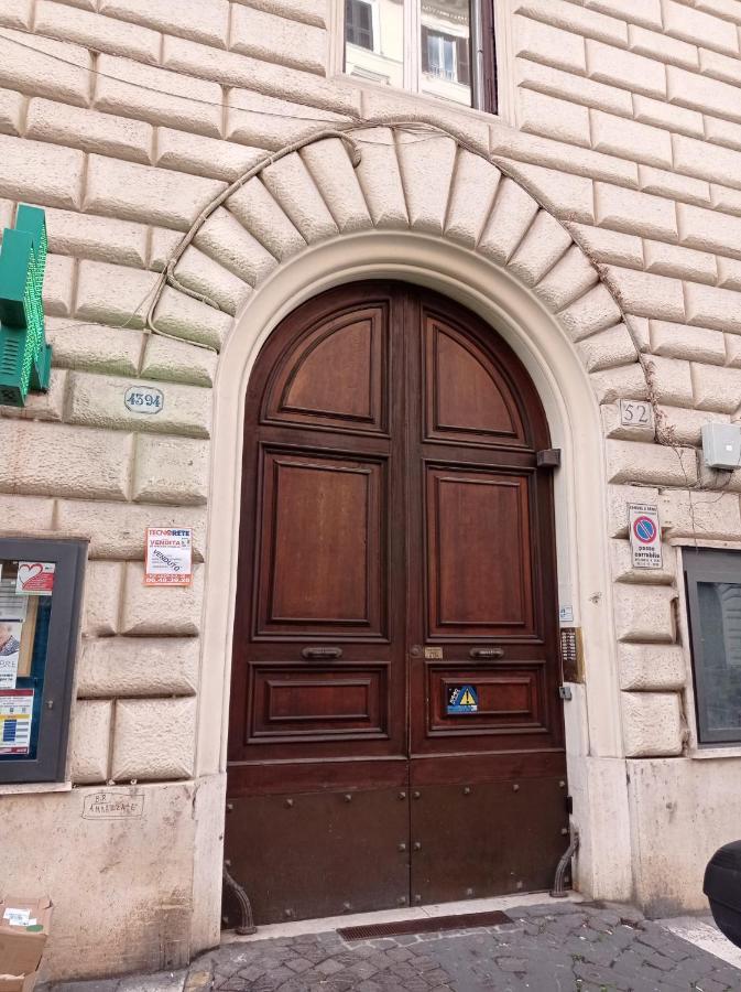 Pensión Via Milano 52 *